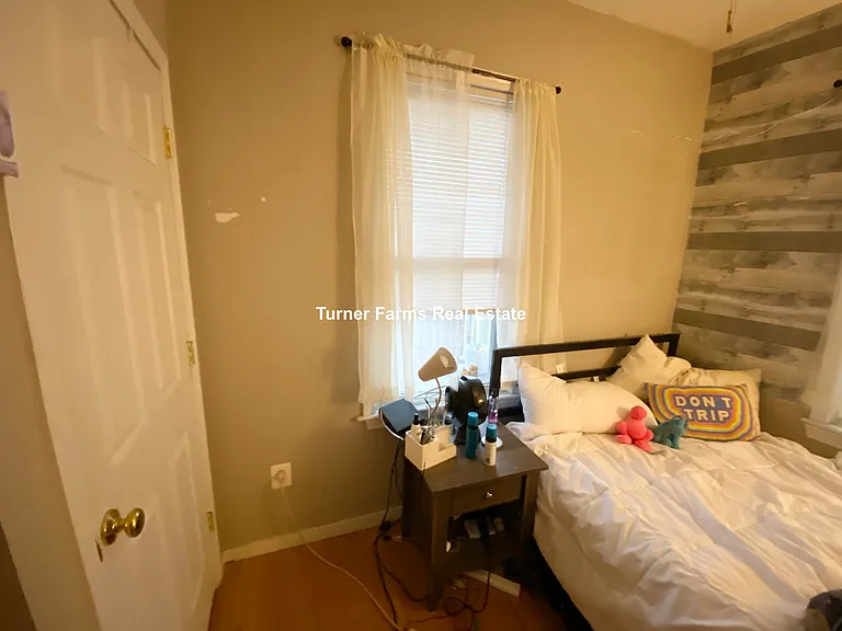 7 Iroquois St #2A — Photo 15