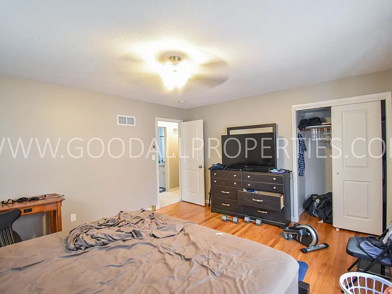 1932 E 29th St — Photo 13