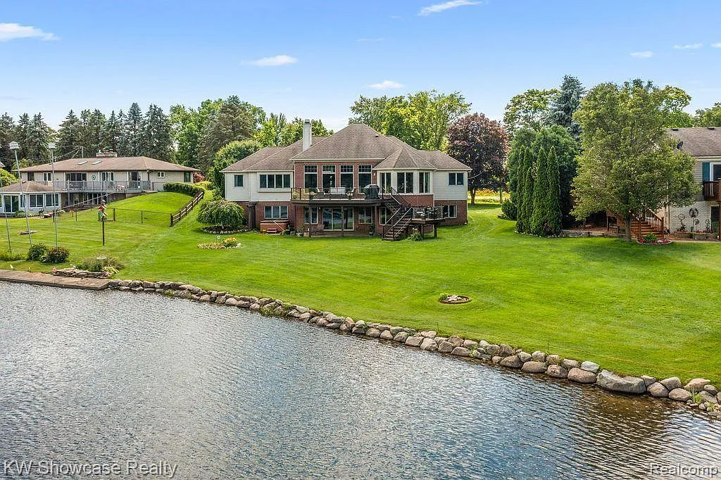 6526 Andersonville Rd photo 1