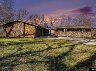 3935 Kristy Plz, Omaha, NE 68112