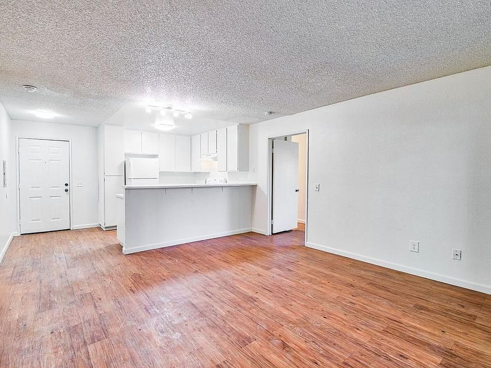1st image of 2412 Fairmount Ave E #P
