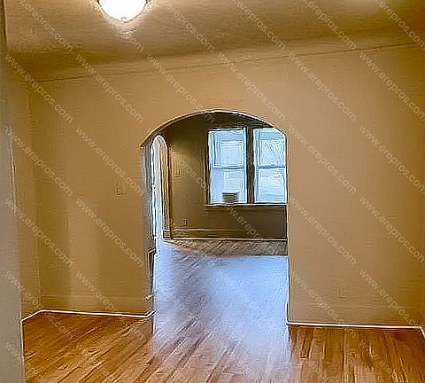 4th image of 14897 Tuller St