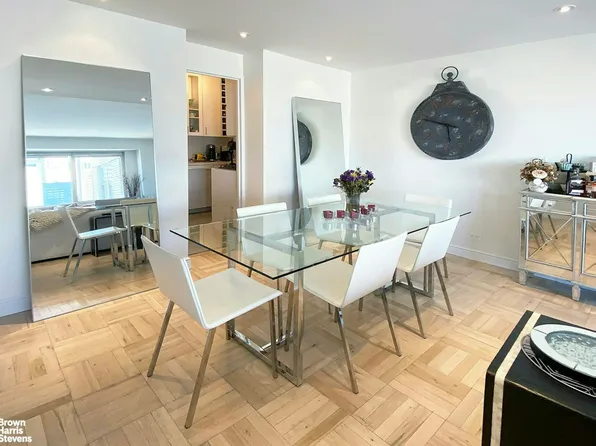 303 East 57th Street image 5 of 12