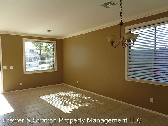 5th image of 39520 N Harbour Town Way