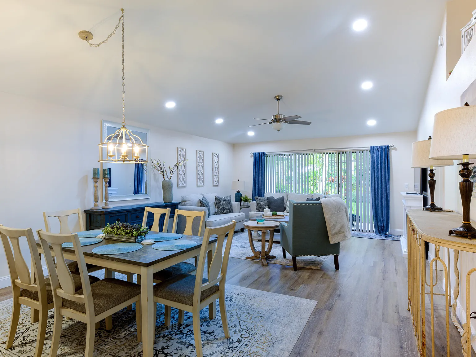 2 bed, 2.0 bath, 1135 sqft, $7,500 — Photo 3