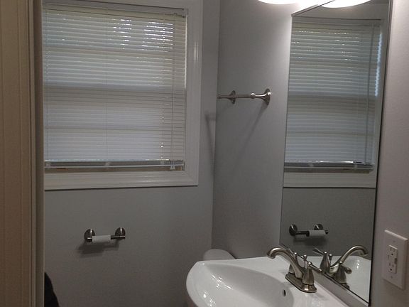 2nd image of 817 Rockwood Hts APT A