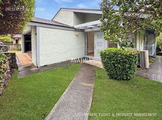 838 Hahaione St, Honolulu, HI 96825