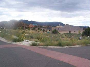2nd image of 450 E Hillview Dr