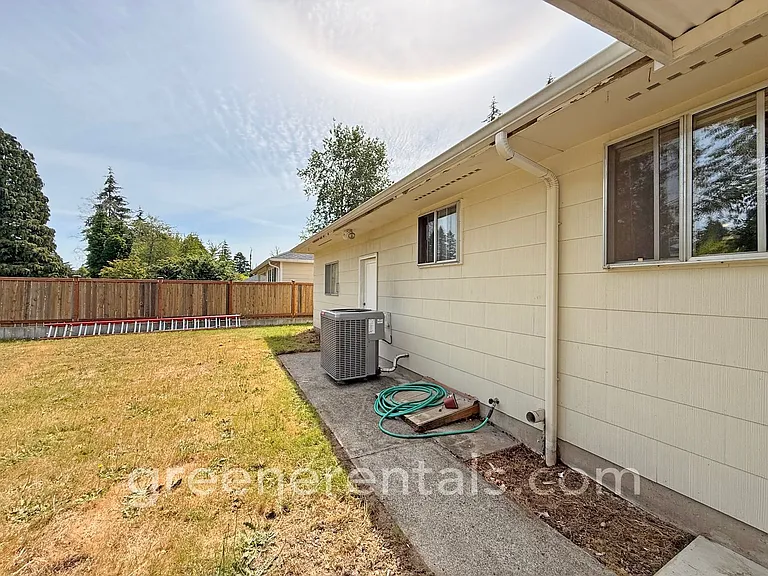 1616 10th Ave SW — Photo 22