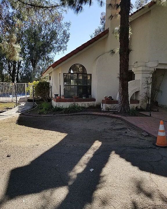 2nd image of 2152 Valley View Blvd