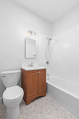 Rented by Akam Sales and Brokerage | media 10