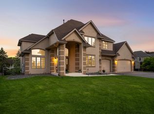 5732 Pond Ct, Shoreview, MN 55126