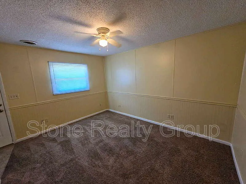 1 bed, 1.5 bath, $575 — Photo 3