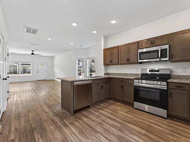 319 Front Ridge Cir — Photo 14