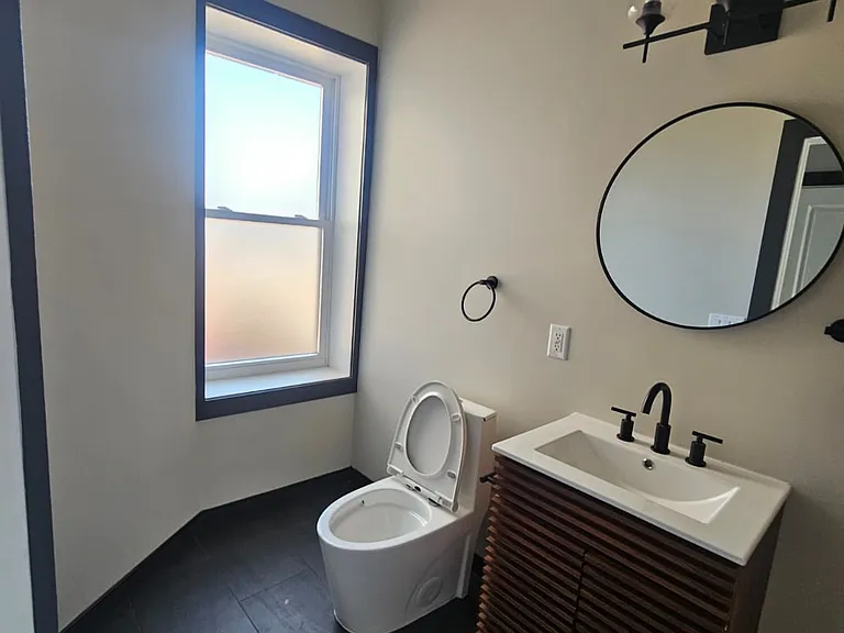 194-196 Johnson Ave #10 — Photo 7