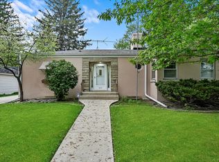 566 Morgan St, Elgin, IL 60123