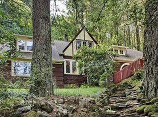 46010 E Hist Columbia River Hwy, Corbett, OR 97019