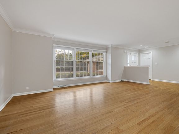 5th image of 2206 W Lawrence Ln