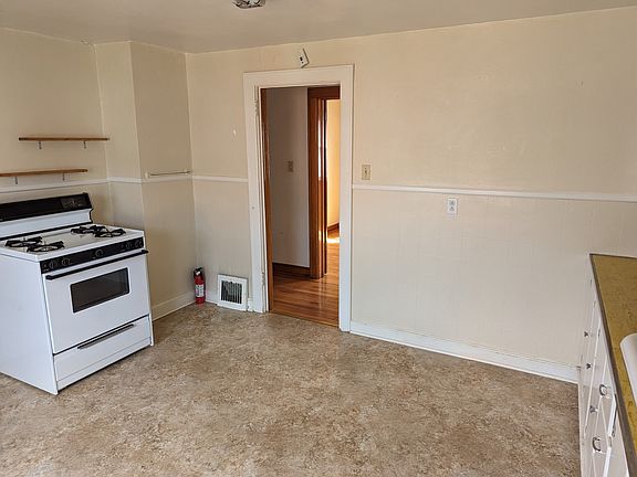 5th image of 66 Albany Ave