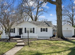 315 Crestline Dr, Bettendorf, IA 52722