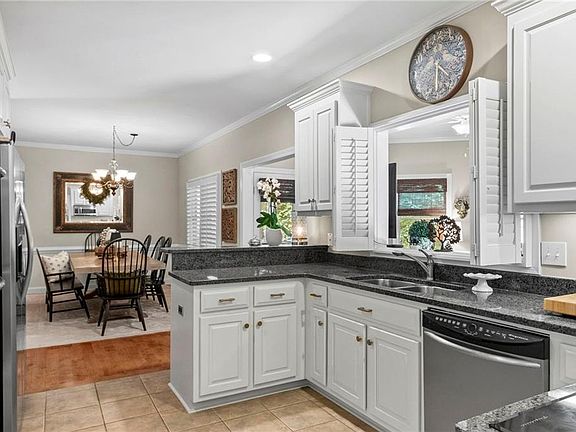 5th image of 1556 Tamarack Dr