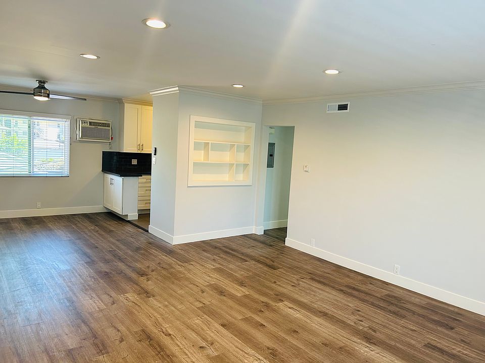 1st image of 1645 Amberwood Dr #25