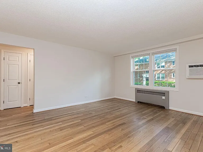 100 N George Mason Dr #3 — Photo 4