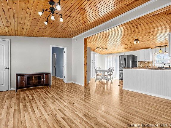 3rd image of 1711 McDonald Ln