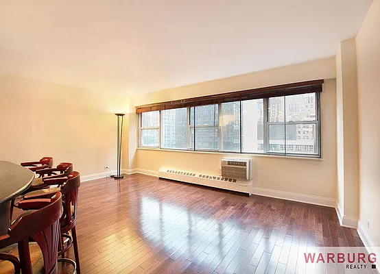 Sold by Warburg | media 14