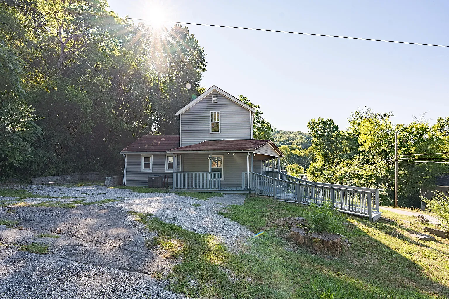 4 bed, 1492 sqft, $2,400 — Photo 3