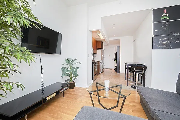 Rented by The Continental | media 14