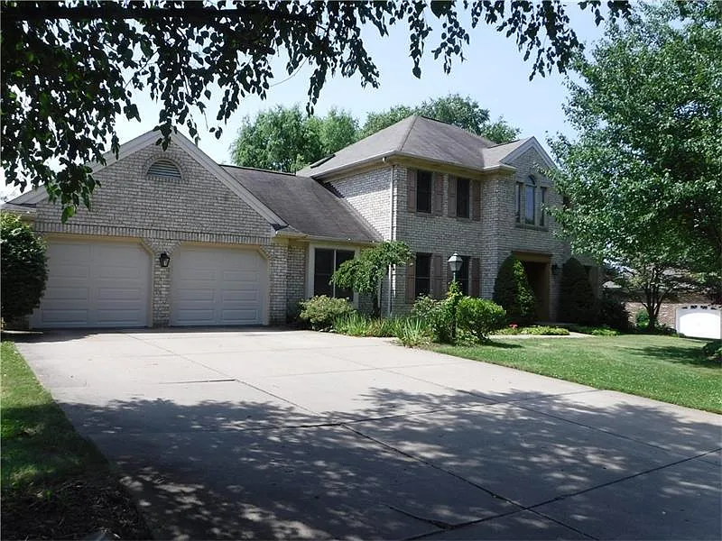 96 Brian Dr photo 1