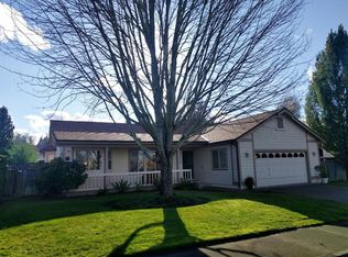 1437 Sunny Slope Dr, Grants Pass, OR 97527
