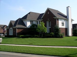 1492 Werth Dr, Rochester, MI 48306