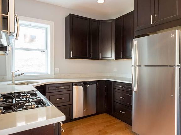 5th image of 2321 W Fullerton Ave #2