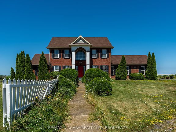 3rd image of 374 Niagara Stone Rd