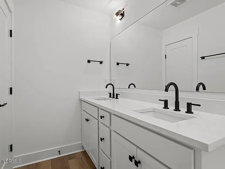 3206 Belmont Cir — Photo 18
