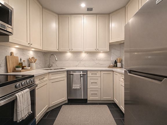 5th image of 449 W 44th St APT 1G
