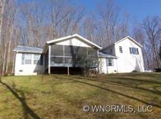 253 Amywood Ln, Mills River, NC 28759