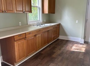 9 Pleasant St, Waterville, ME 04901