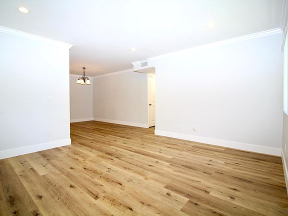 3rd image of 1225 Stanley Ave #101