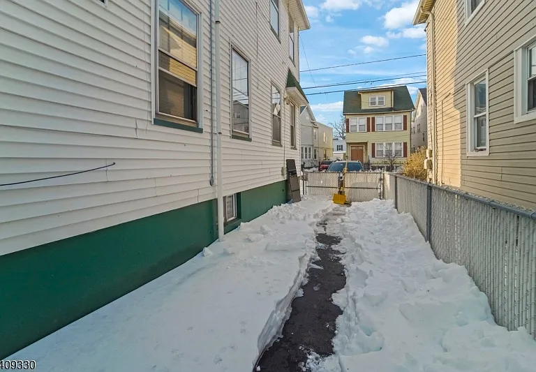 168 Carolina Ave — Photo 12