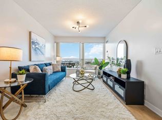 38 Lee Centre Dr #2116, Toronto, ON M1H 3J7