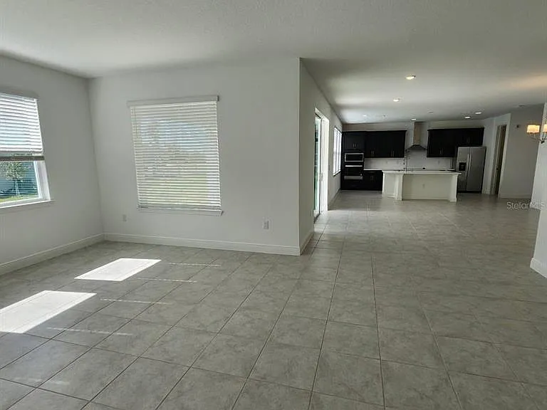 19050 Blueleaf St — Photo 15