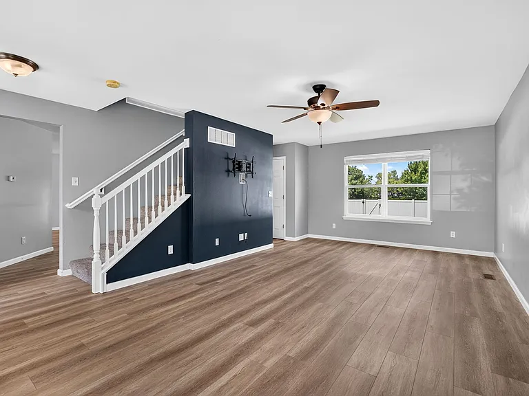330 Wabash Woods Way — Photo 8