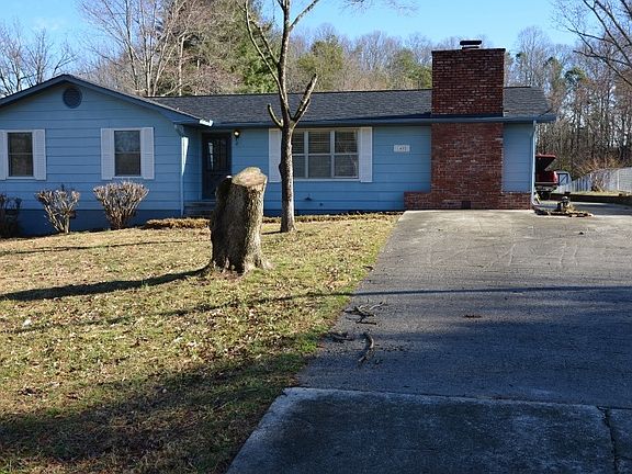 Front, Large Driveway