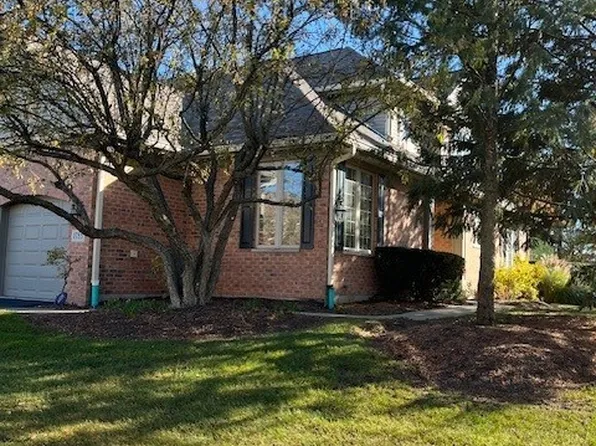 1785 Brush Hill Ln, Glenview, IL 60025