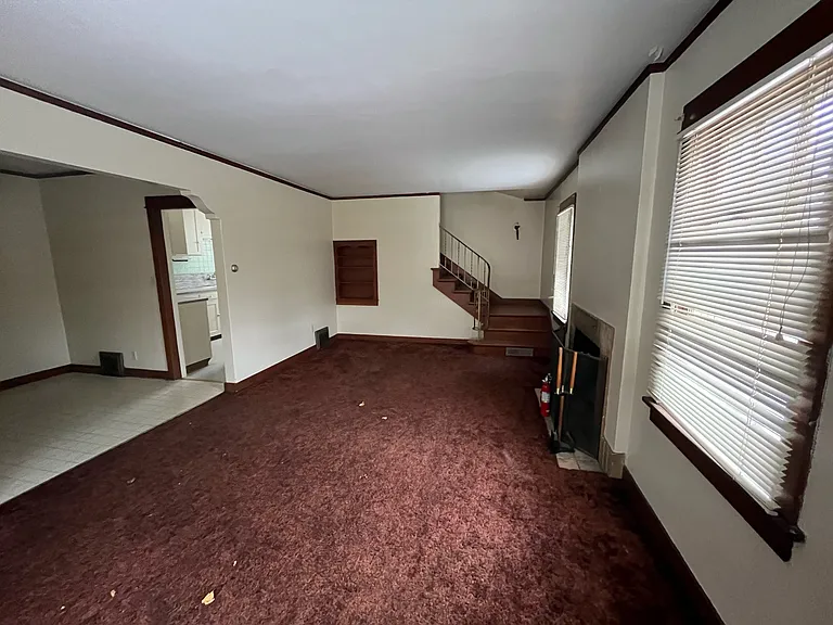 520-522 NE Kamiaken St — Photo 5
