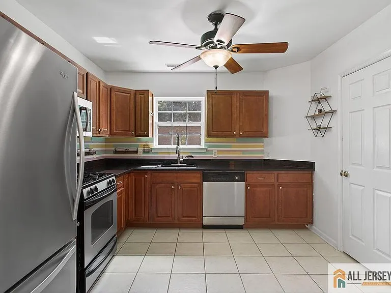 1111 Morning Glory Dr — Photo 10