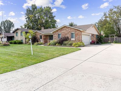 37221 Almont Dr E, Sterling Heights, MI, 48310